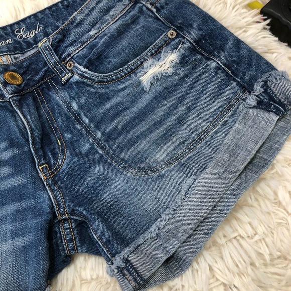 American Eagle size 6 mid rise to shortie shorts. Cut off cuffed style! Too fun - Picture 9 of 10